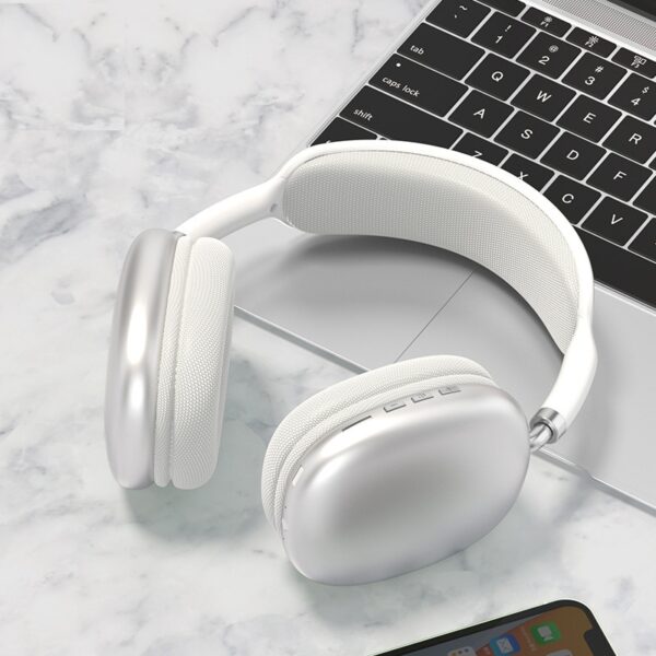 Wireless Bluetooth headphones with microphone, ideal for games and work!