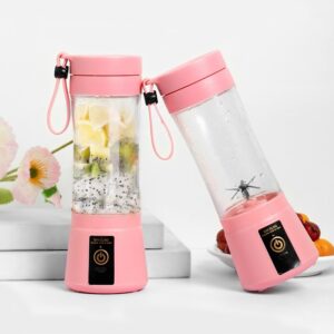 Mini Portable Blender with USB Refillable Cup. Equipped with 6 sharp blades, it perfectly blends fruits and ingredients to create irresistible drinks.